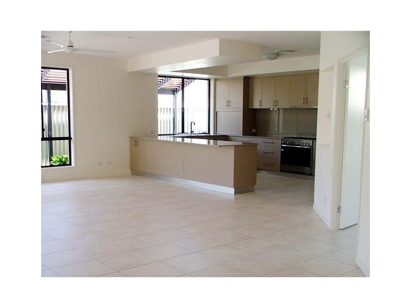 5 Airlie Crescent, Pelican Waters QLD 4551