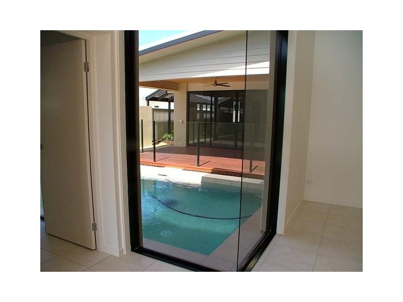 5 Airlie Crescent, Pelican Waters QLD 4551