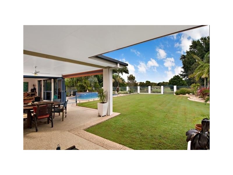 8 Midden Place, Pelican Waters QLD 4551