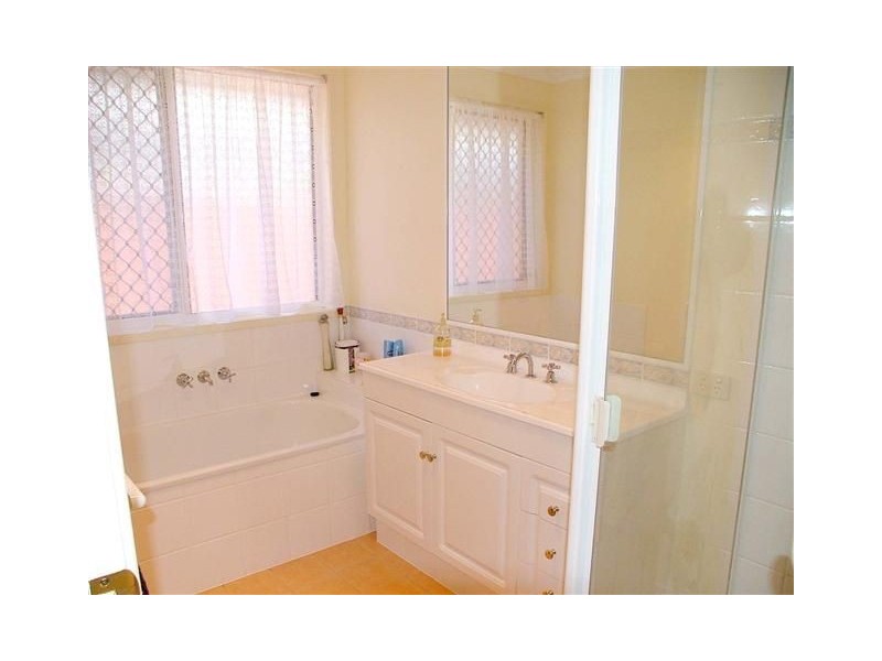 25 Griffin Crescent, Caloundra West QLD 4551