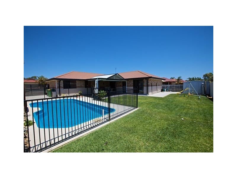 4 Village Way, Little Mountain QLD 4551