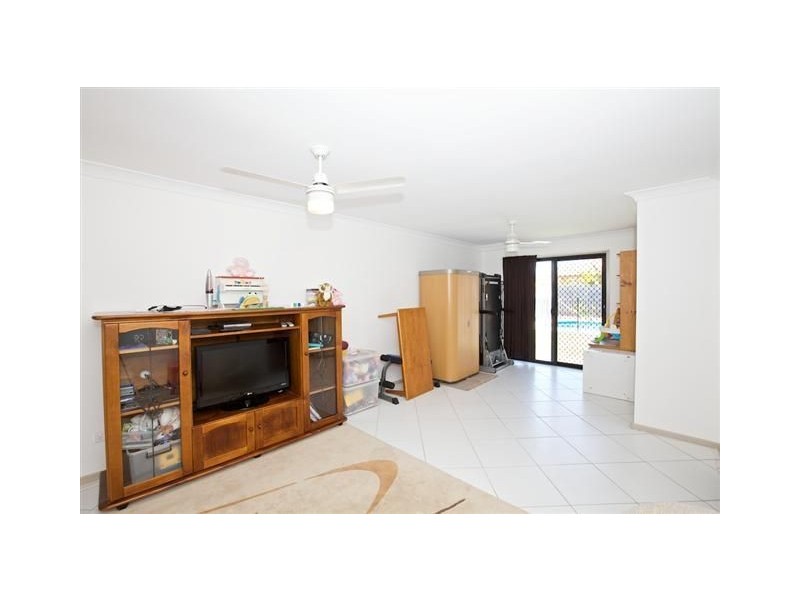 4 Village Way, Little Mountain QLD 4551