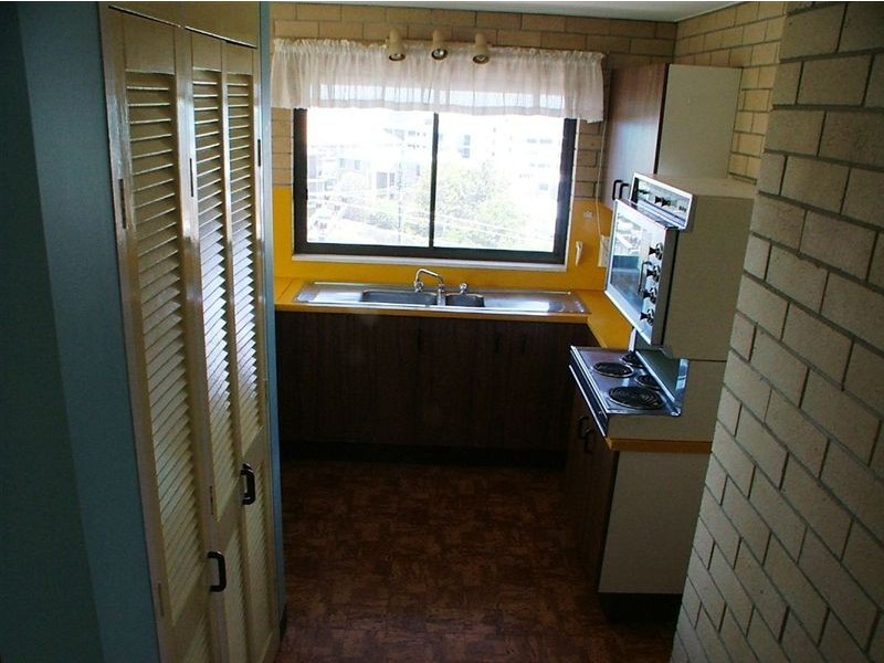 5/10 Dingle Avenue, Kings Beach QLD 4551