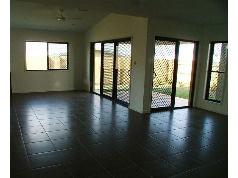 50 Kurrimine, Mountain Creek QLD 4557