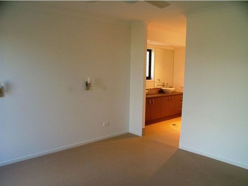 50 Kurrimine, Mountain Creek QLD 4557
