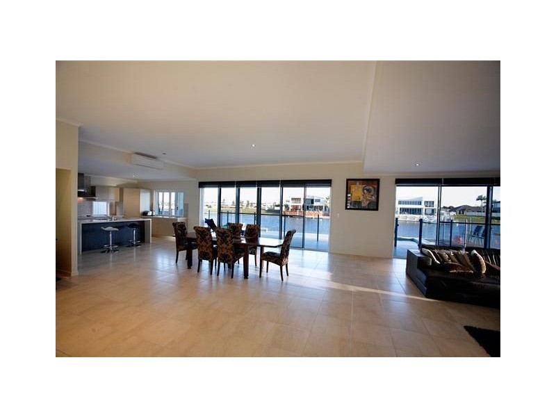 22 Westholme Cct, Pelican Waters QLD 4551