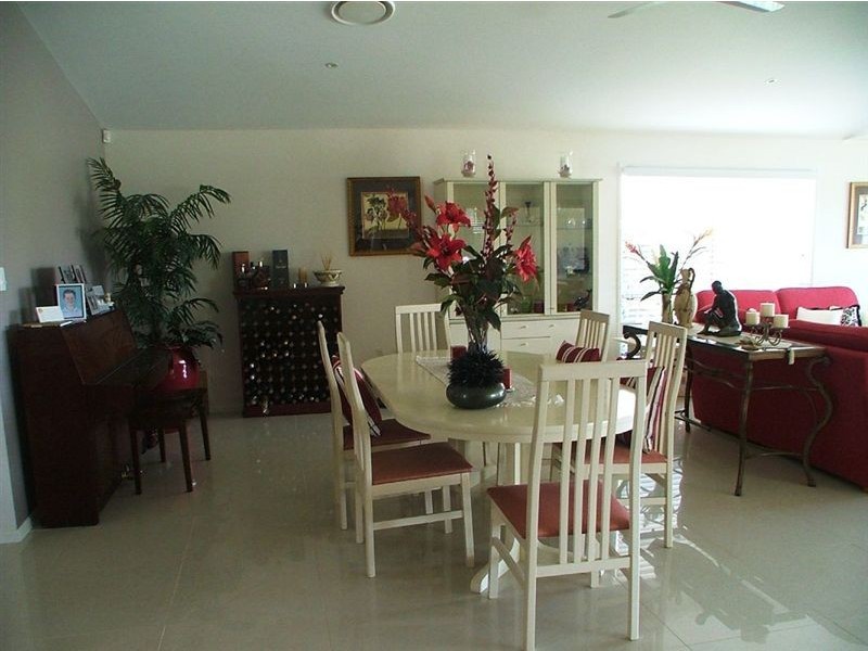 37 Bellanboe Cct, Pelican Waters QLD 4551