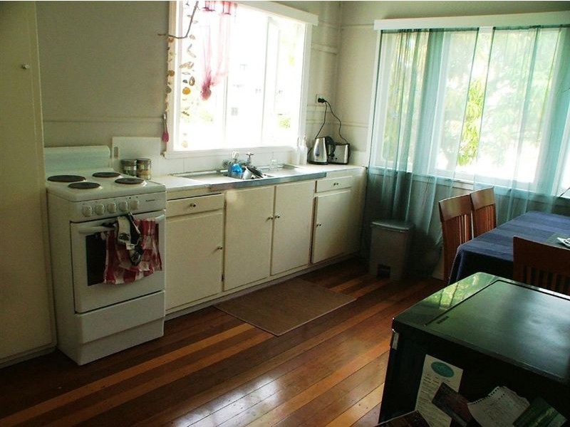 2/1 Mackay Street, Dicky Beach QLD 4551