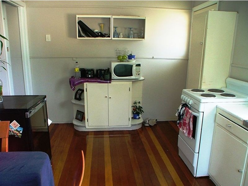 2/1 Mackay Street, Dicky Beach QLD 4551