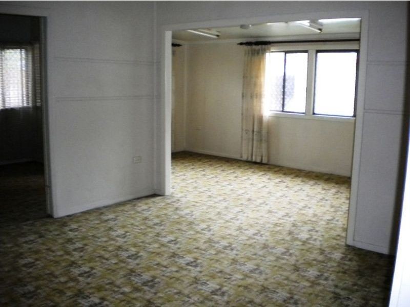 4 Bowman Road, Caloundra QLD 4551