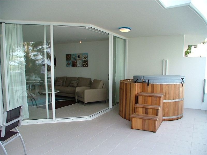 10 Leeding Terrace, Caloundra QLD 4551