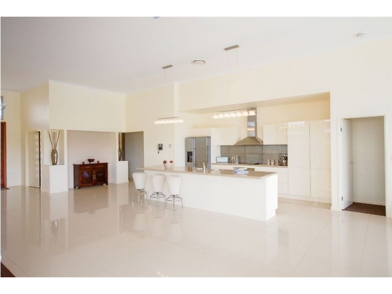 15 Francis Court, Pelican Waters QLD 4551