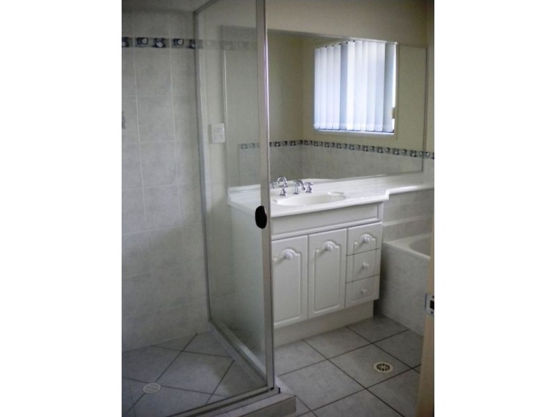 3 Eastern Rise, Little Mountain QLD 4551