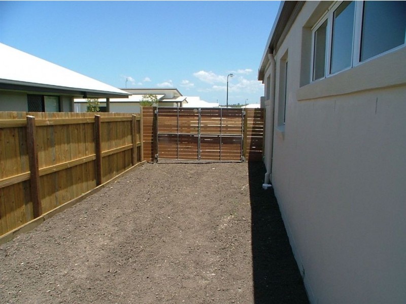 50 Feathertop Cres, Caloundra West QLD 4551