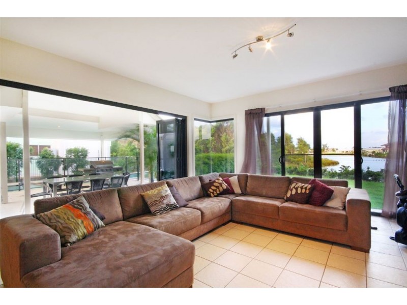 3 Tytherleigh Lane, Pelican Waters QLD 4551