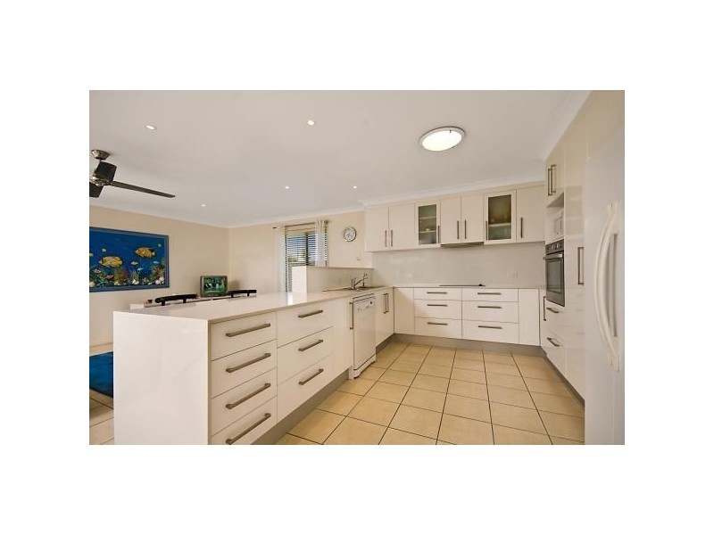 4 Rutherford Place, Pelican Waters QLD 4551