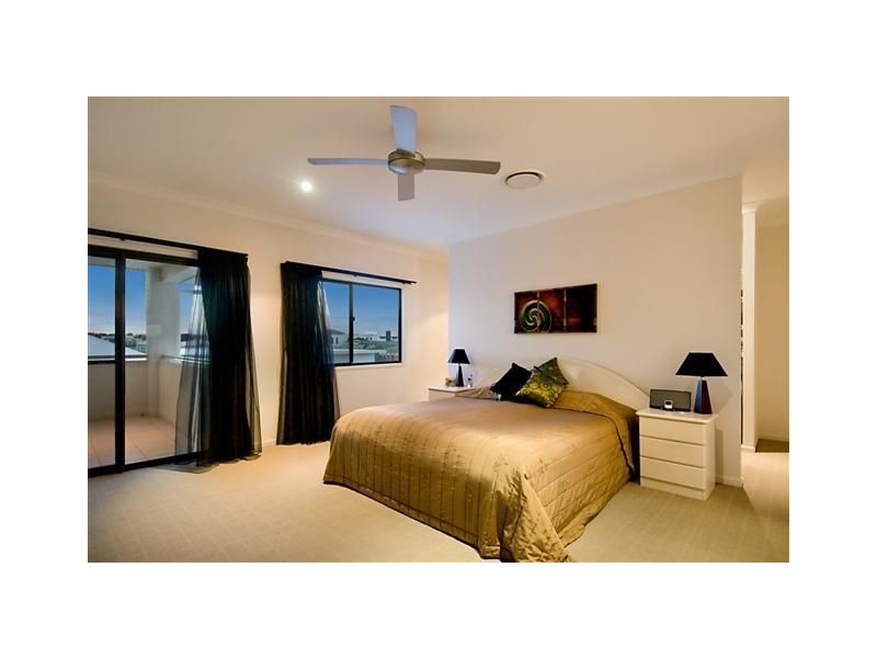 1 Westholme Circuit, Pelican Waters QLD 4551
