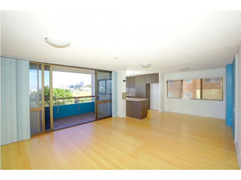 4/14 Queen Street, Kings Beach QLD 4551