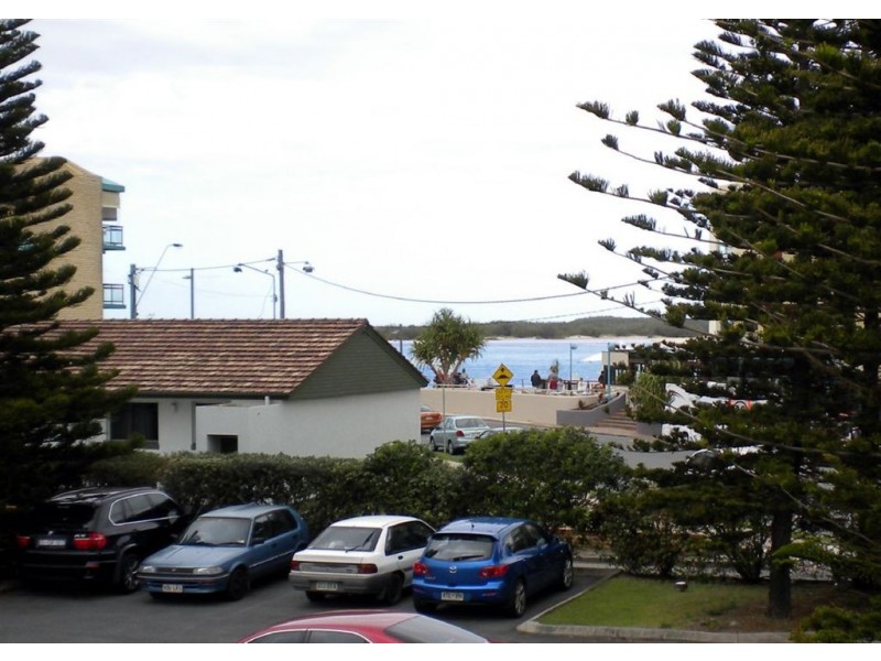 2/118 Bulcock Street, Caloundra QLD 4551