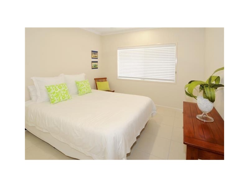 24 St Pauls Avenue, Pelican Waters QLD 4551