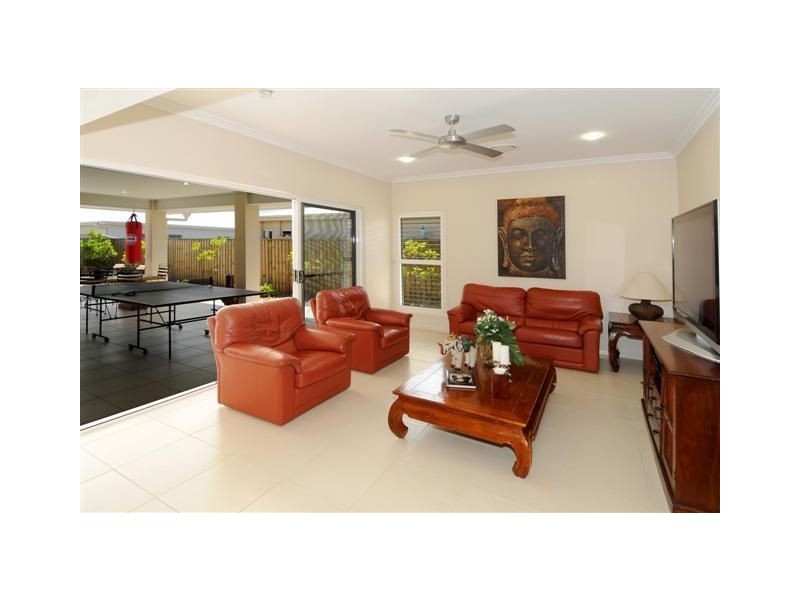 24 St Pauls Avenue, Pelican Waters QLD 4551