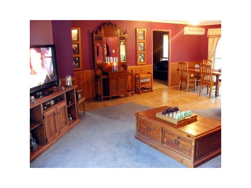 2 Donegal Court, Little Mountain QLD 4551