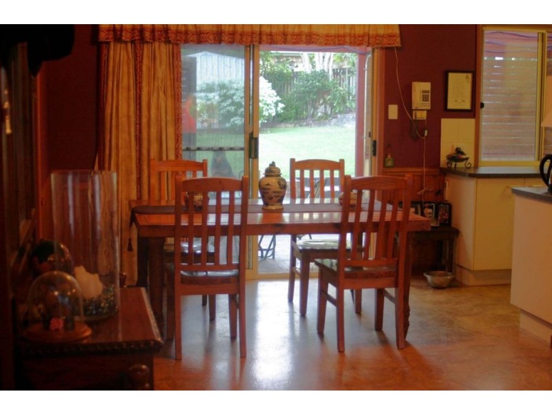 2 Donegal Court, Little Mountain QLD 4551