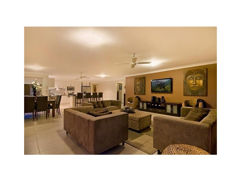9 Carr Place, Pelican Waters QLD 4551