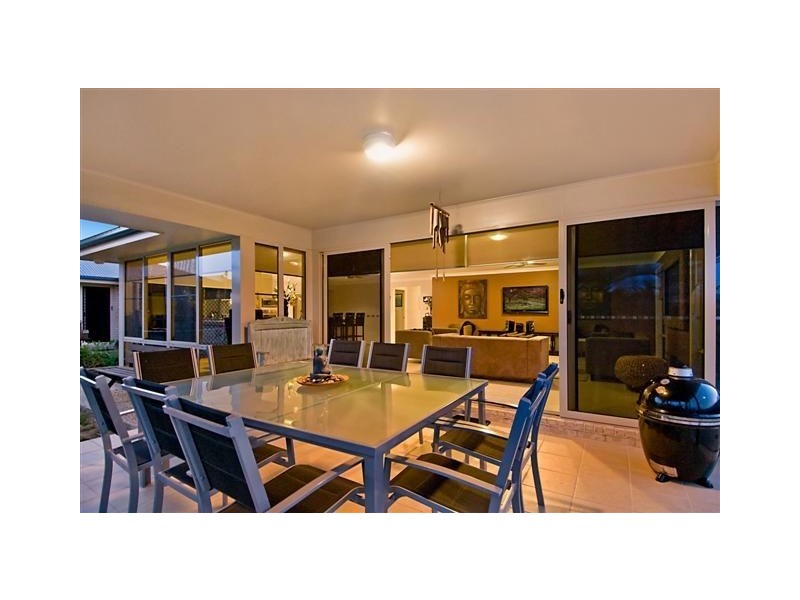 9 Carr Place, Pelican Waters QLD 4551