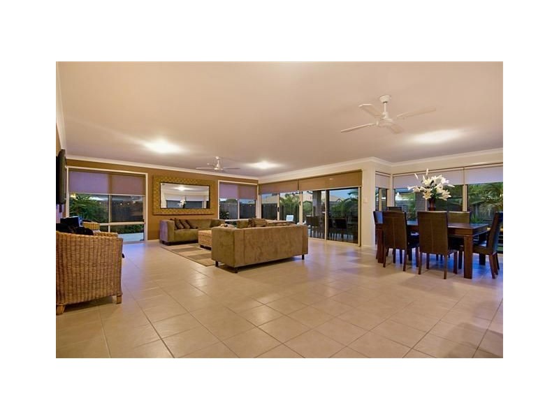 9 Carr Place, Pelican Waters QLD 4551