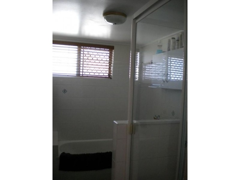 1/4 Oxley Street, Golden Beach QLD 4551