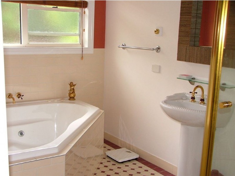 24 Carisbrook Court, Little Mountain QLD 4551