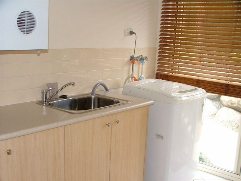 24 Carisbrook Court, Little Mountain QLD 4551