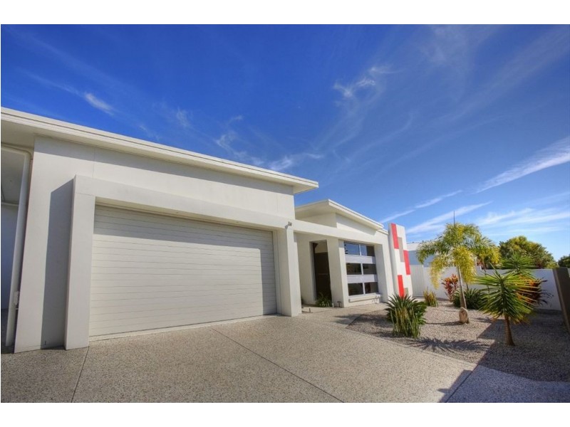 15 Rutherford Place, Pelican Waters QLD 4551