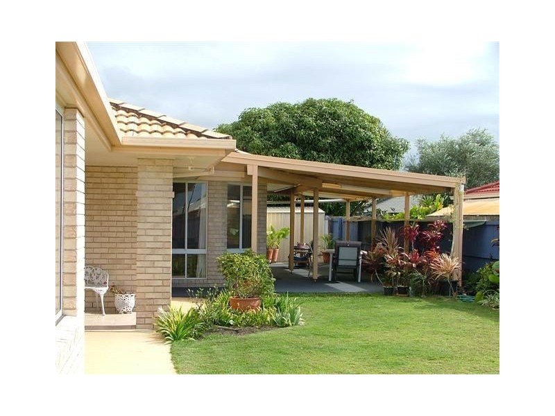 42 Sir Joseph Banks Drive, Pelican Waters QLD 4551