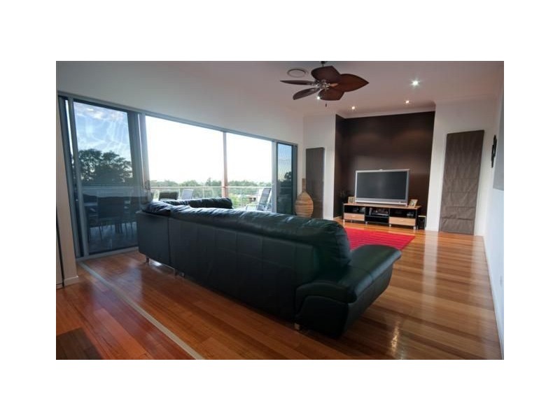 6 The Parkway, Aroona QLD 4551