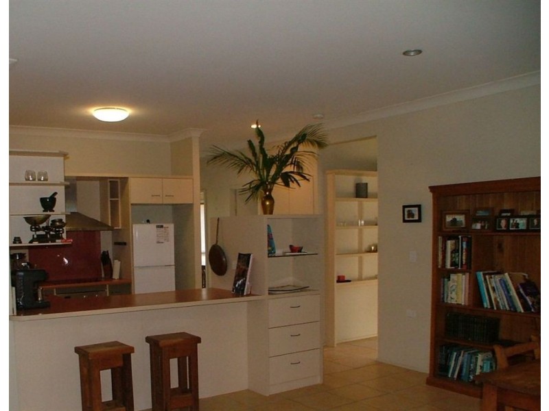 31/2 Grand Parade, Parrearra QLD 4575