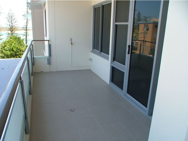 301/12 Otranto Tce, Caloundra QLD 4551