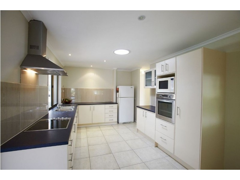 32 Browning Boulevard, Battery Hill QLD 4551