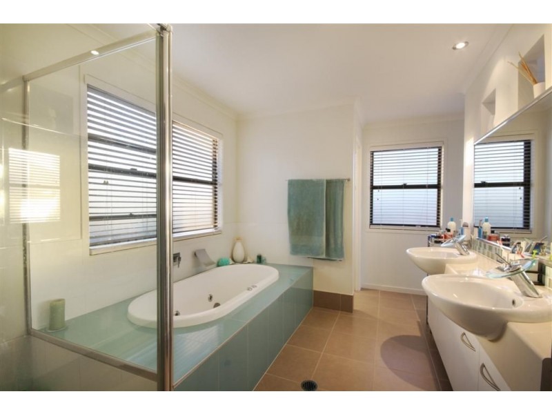 24 Rawson Street, Caloundra West QLD 4551