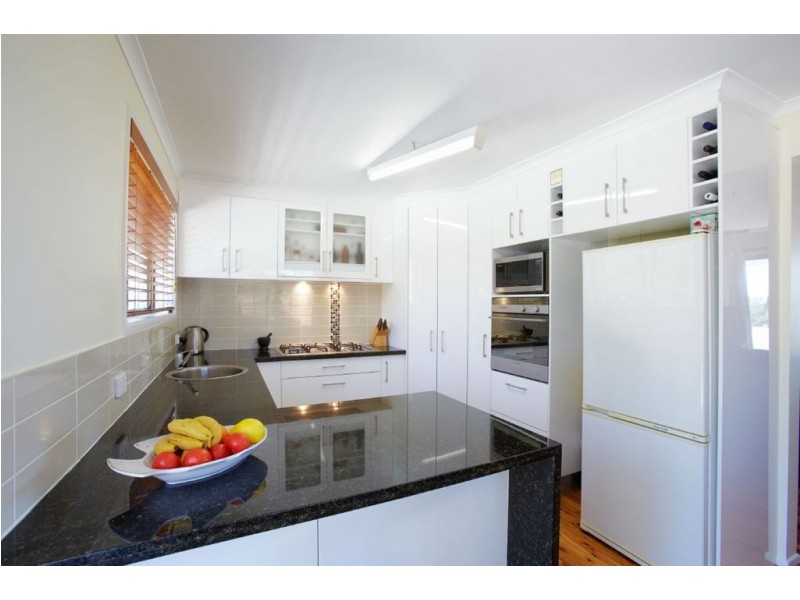 7 Matilda Crescent, Battery Hill QLD 4551