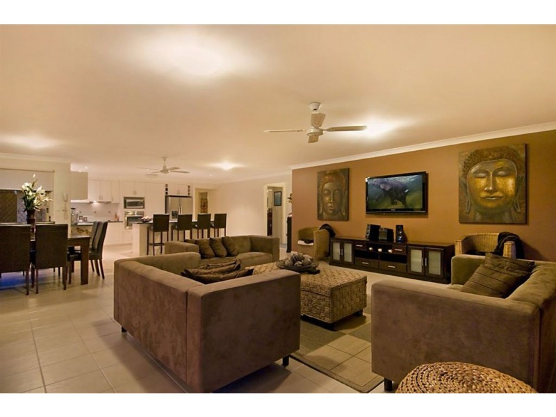 9 Carr Place, Pelican Waters QLD 4551