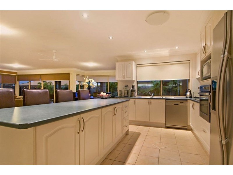 9 Carr Place, Pelican Waters QLD 4551