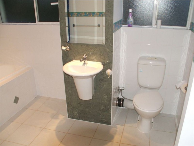 1/73 Landsborough Parade, Golden Beach QLD 4551