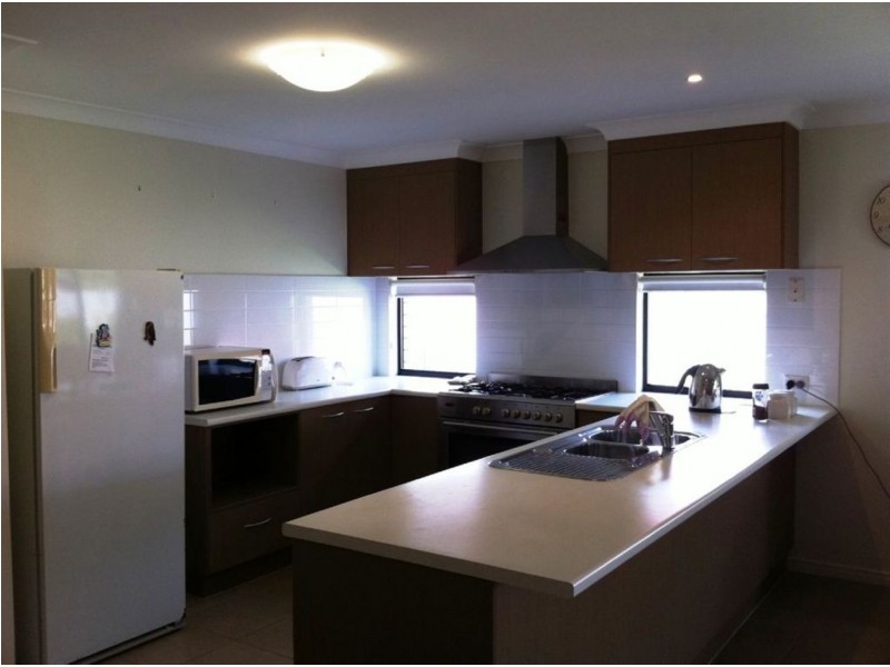 10 Kakadu Court, Little Mountain QLD 4551