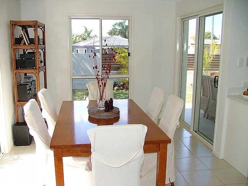 1/8 Fourth Avenue, Caloundra QLD 4551