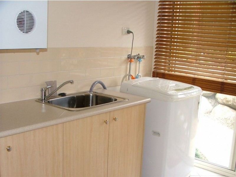 24 Carisbrook Court, Little Mountain QLD 4551