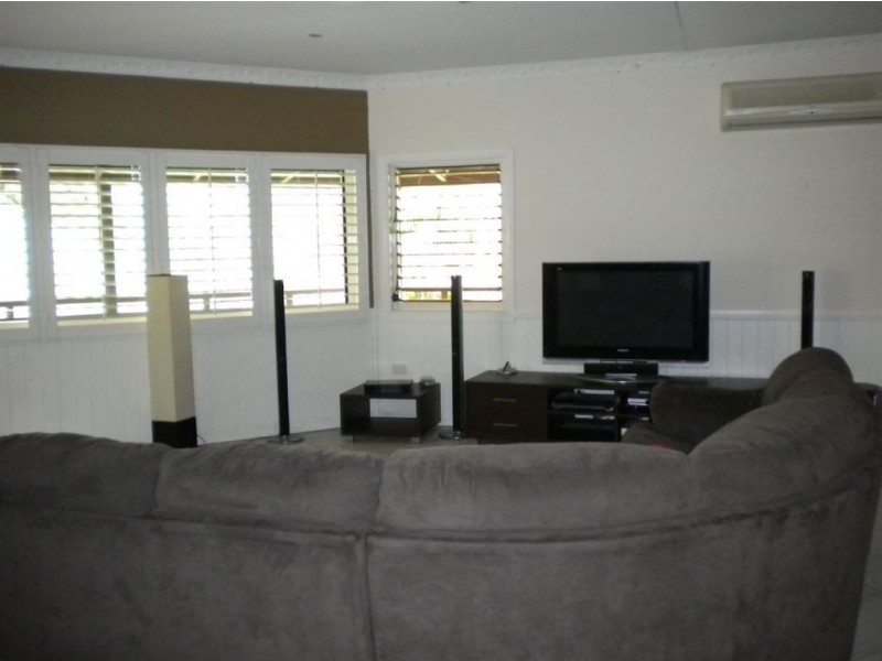 24 Carisbrook Court, Little Mountain QLD 4551