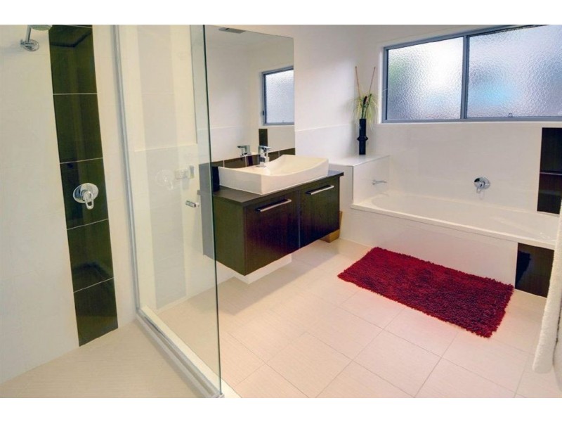 6 The Parkway, Aroona QLD 4551