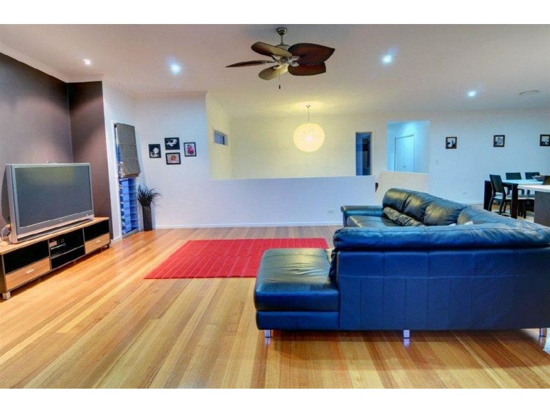 6 The Parkway, Aroona QLD 4551